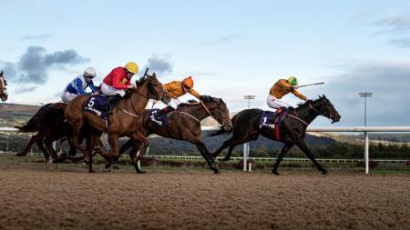 https://betting.betfair.com/horse-racing/Dundalk%20sky%201280%20.jpg